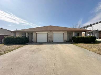 Main picture of 404 Alpine St