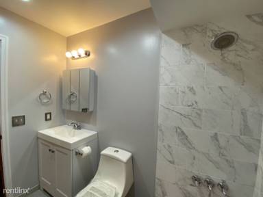 Main picture of 82 W 24th St