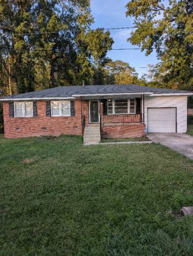 Main picture of 823 Easter St