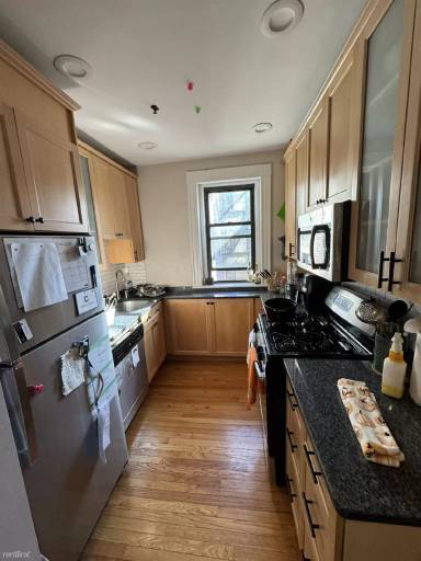 Main picture of 15 Park Dr