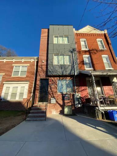 Main picture of 709 N 44th St