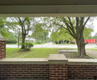 Main picture of 1554 S Campbell Ave
