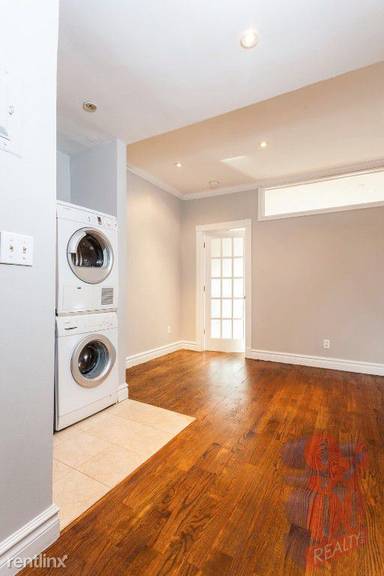 Main picture of 213 E 26th St