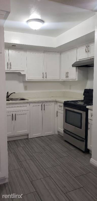 Main picture of 612 N Wilcox Ave