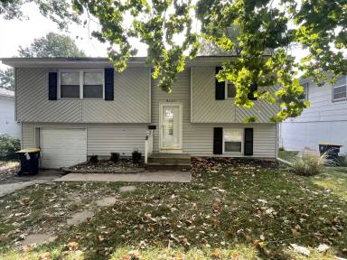 Main picture of 8129 NE San Rafael Dr
