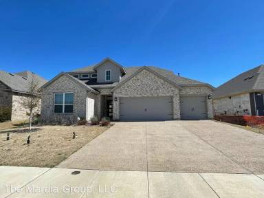 Main picture of 4004 Mockingbird Ln