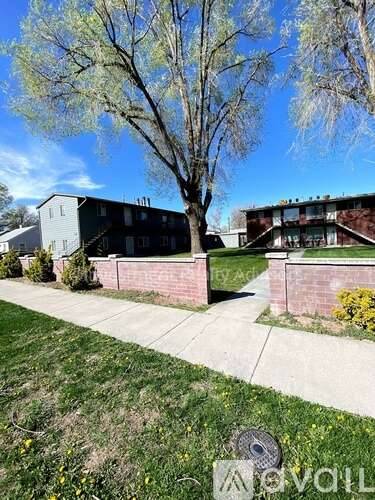 Main picture of 541 N Dexter St