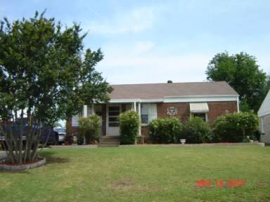 Main picture of 129 W Lilac Ln