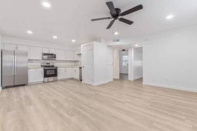 Main picture of 1801 W Cholla St