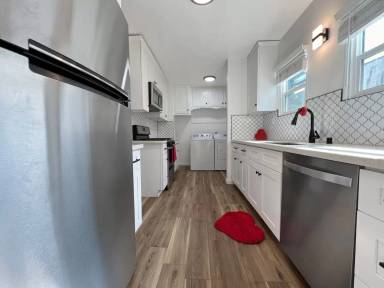 Main picture of 2372 Eucalyptus Ave