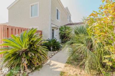 Main picture of 800 9th Ave S