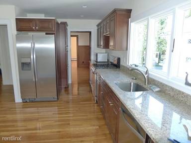 Main picture of 90 Grove St