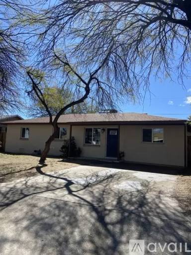 Main picture of 2558 E Alta Vista St