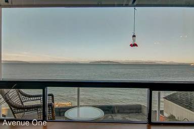 Main picture of 4021 Beach Dr SW