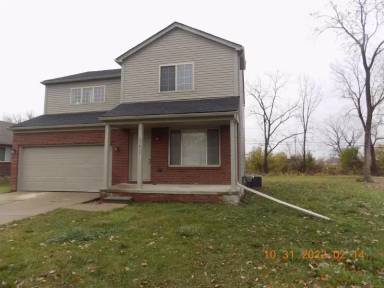 Main picture of 33848 Aurora Dr