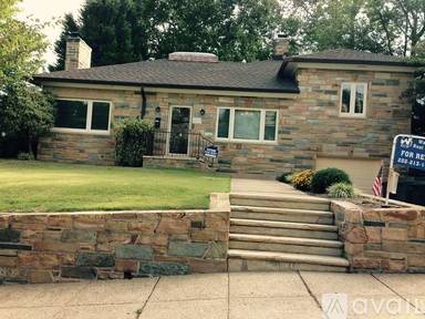 Main picture of 5745 Moreland St NW