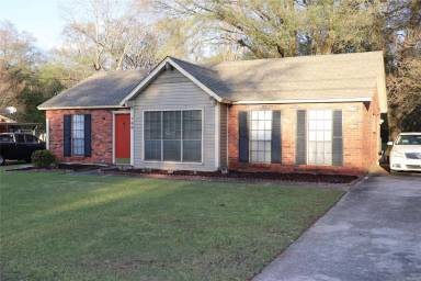 Main picture of 760 N Burbank Dr