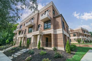 Main picture of 602 West Blvd