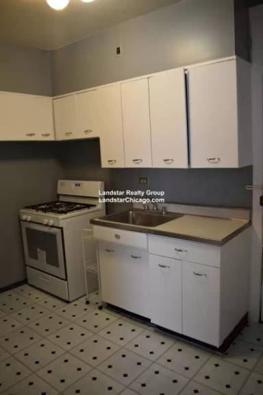 Main picture of 1712 W Albion Ave