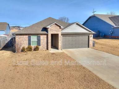 Main picture of 3110 Debbie Ln