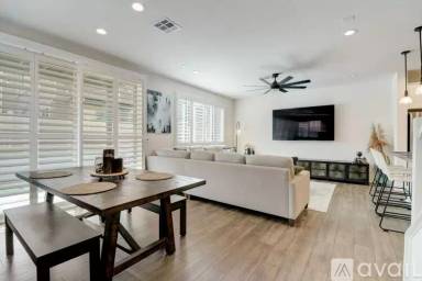Main picture of 3251 Crecida Way