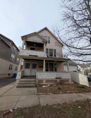 Main picture of 128 Grand St