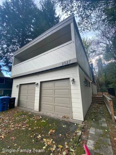 Main picture of 2527 NE 96th St