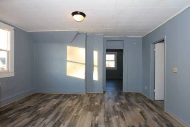 Main picture of 1103 E Clinton St