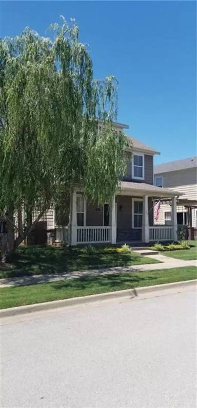 Main picture of 631 N Longfellow Ln