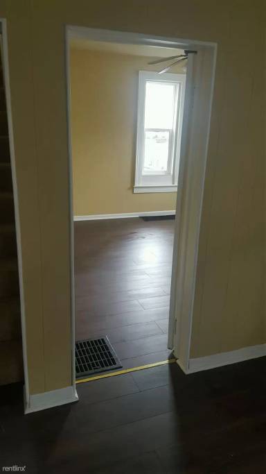 Main picture of 412 N Porter St