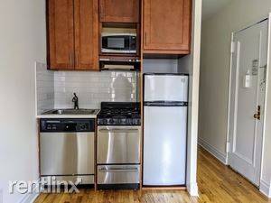 Main picture of 1588 York Ave