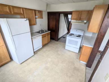 Main picture of 831 Main St