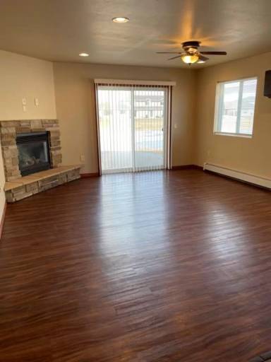 Main picture of 2122 S Broadway