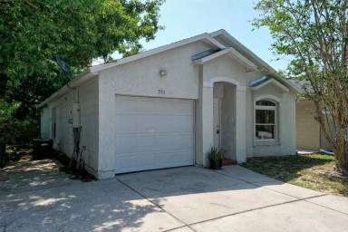 Main picture of 551 Carambola Ave