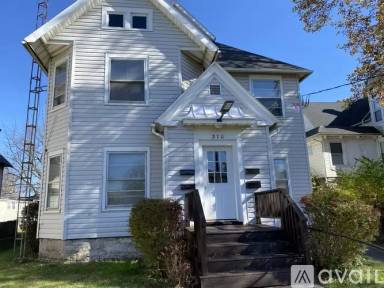 Main picture of 370 S State St