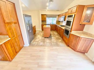 Main picture of 400 Davenport Ln