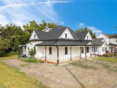 Main picture of 608 Montgomery St