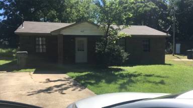Main picture of 613 Meadowbrook St