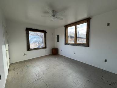 Main picture of 11158 Front St