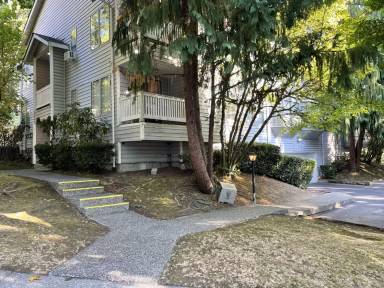 Main picture of 7601 Concord Ln NE