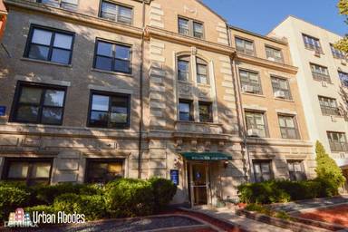 Main picture of 540 W Wellington Ave