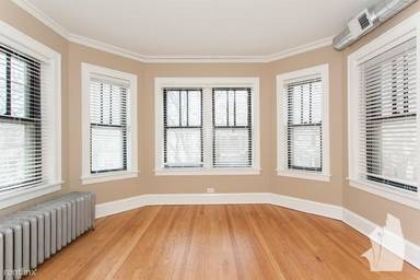Main picture of 1424 W Winona St