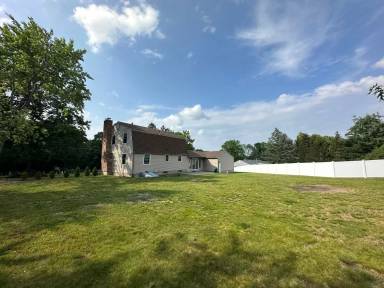 Main picture of 169 Rocky Hill Rd