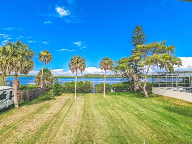 Main picture of 909 Tropical Dr