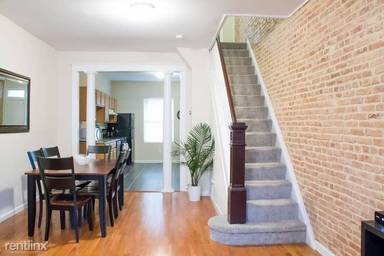Main picture of 236 N Kenwood Ave