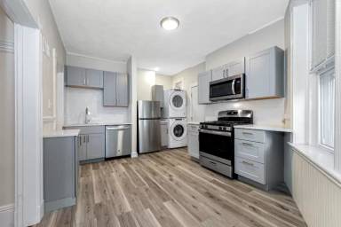Main picture of 46 Brackett St