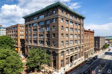 Main picture of 408 W 8th St