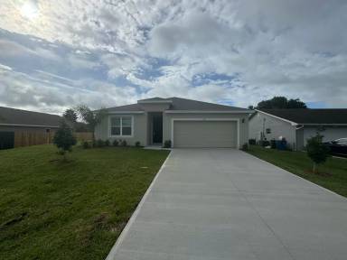Main picture of 1301 Emerson Dr NE