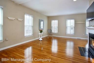 Main picture of 25 N Mead St