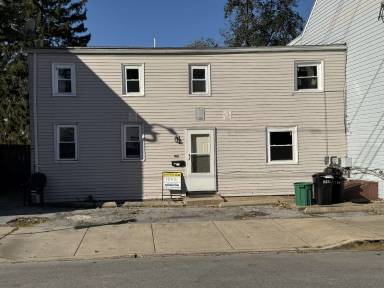 Main picture of 180 S 5th St